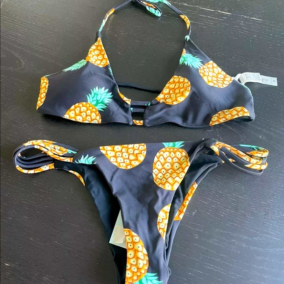 Cupshe Swimsuit / Bikini Sz Medium M Pineapple design NWT - Picture 1 of 3
